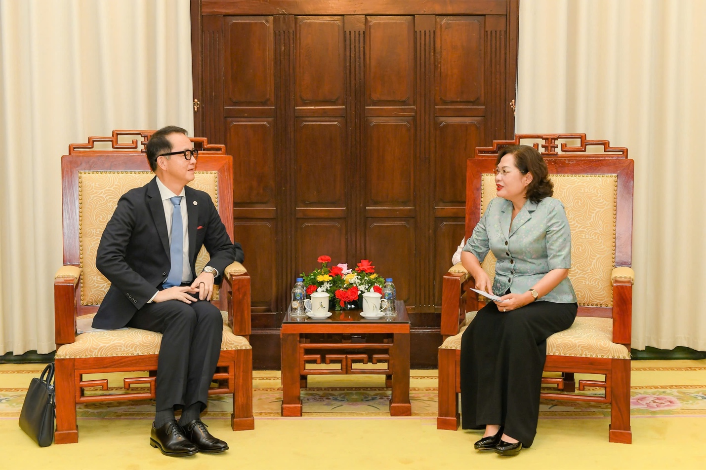 Thống đốc Nguyễn Thị Hồng: NHNN đã sớm nhận diện các rủi ro liên quan đến tăng trưởng tín dụng và có giải pháp chủ động ứng phó - Ảnh 1