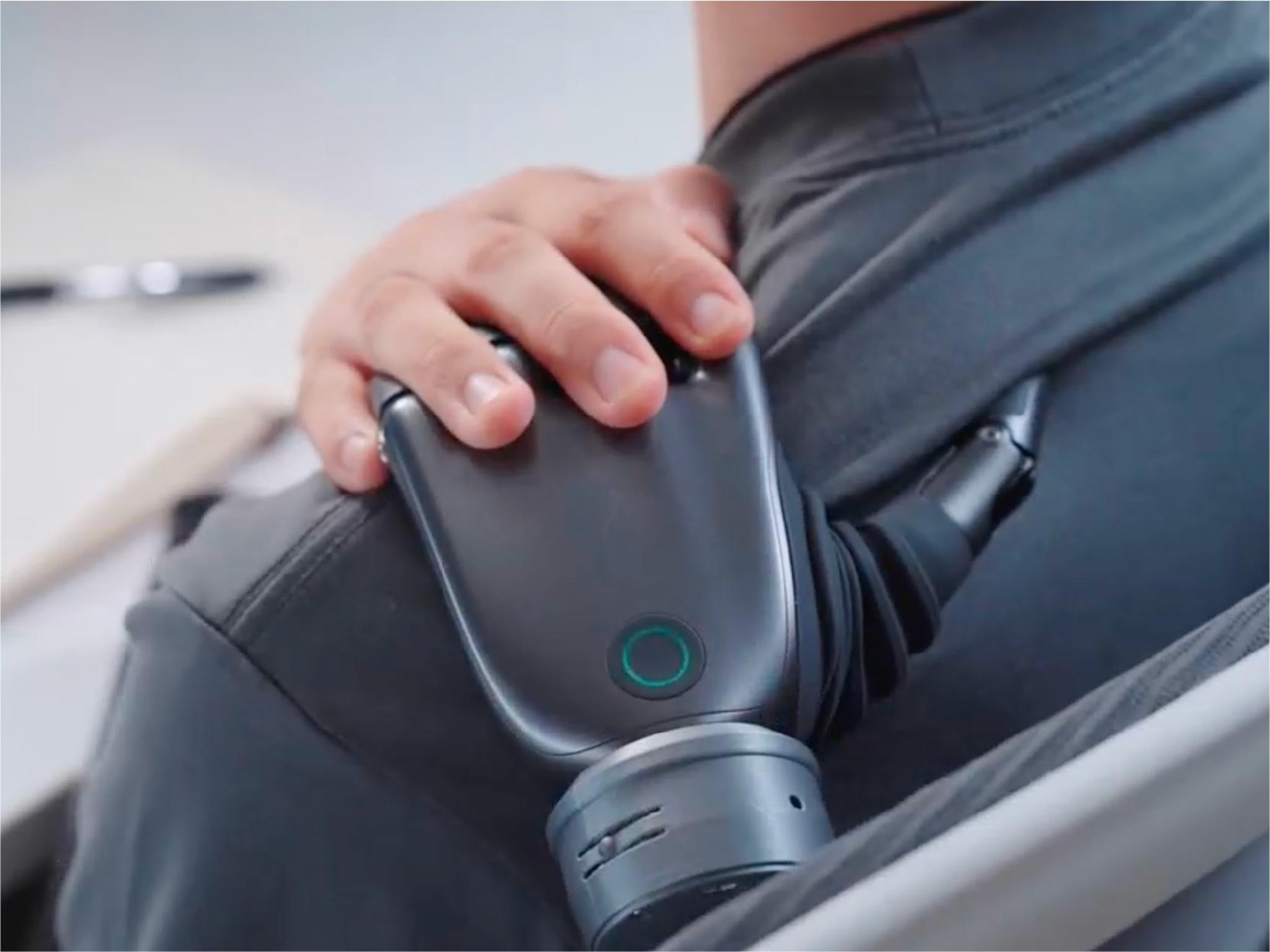 Trung Quốc lại một lần nữa khiến cả thế giới bất ngờ với cánh tay giả có thể "đọc" suy nghĩ và di chuyển linh hoạt ngay cả khi không kết nối với cơ thể người! - Ảnh 1