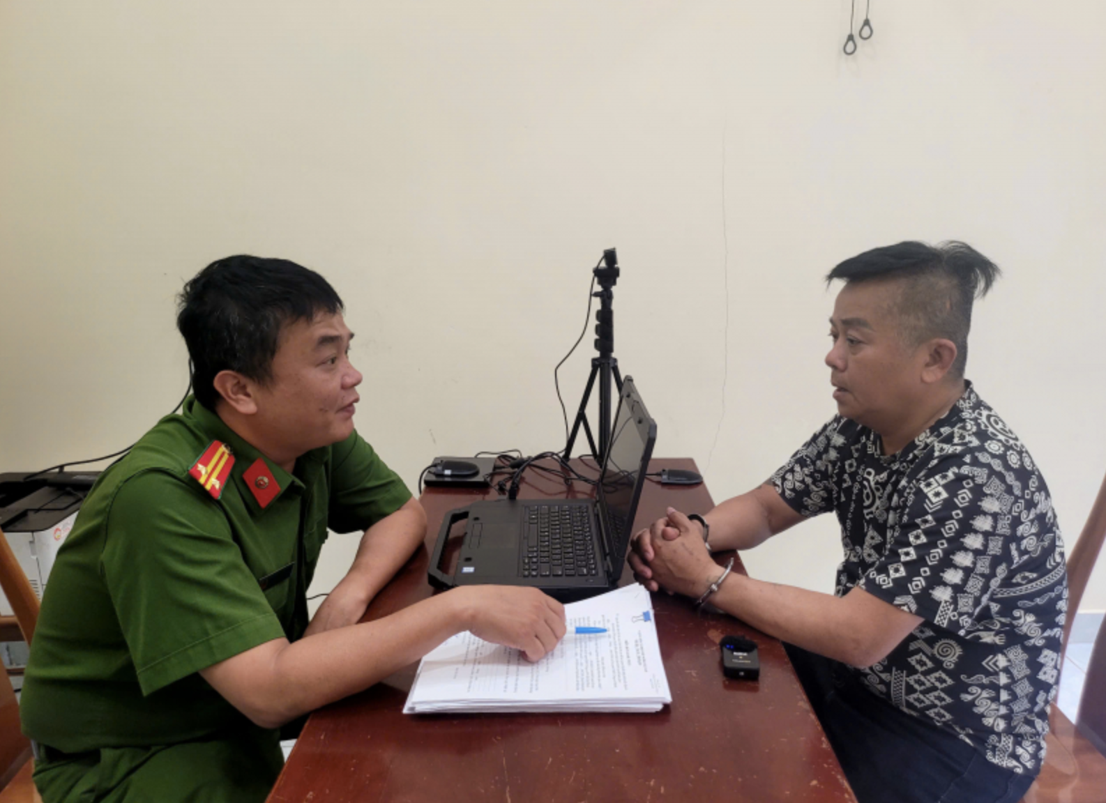 Bắt giám đốc công ty mua bán nợ “có tiếng” tại TP.HCM - Ảnh 1