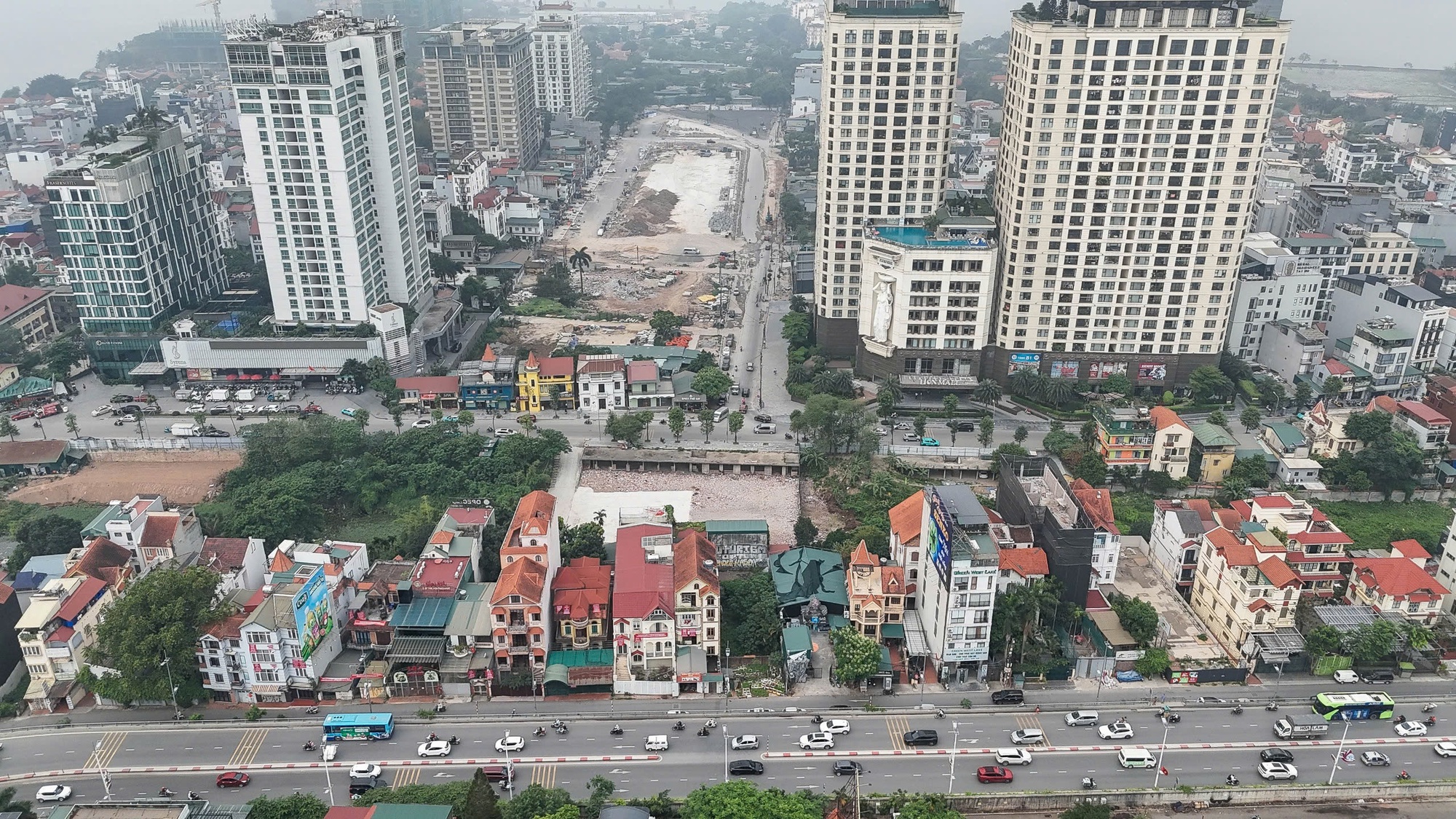 Cận cảnh đoạn đường dài 100 m có mức đầu tư 6,42 tỉ đồng/m - Ảnh 2