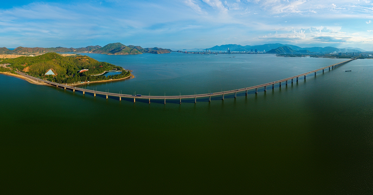 3 cây cầu vượt biển dài nhất Việt Nam: Nơi mở cửa cho nhà máy VinFast, nơi “đánh thức” thị trường địa ốc, nơi sẽ đạt top 3 Đông Nam Á