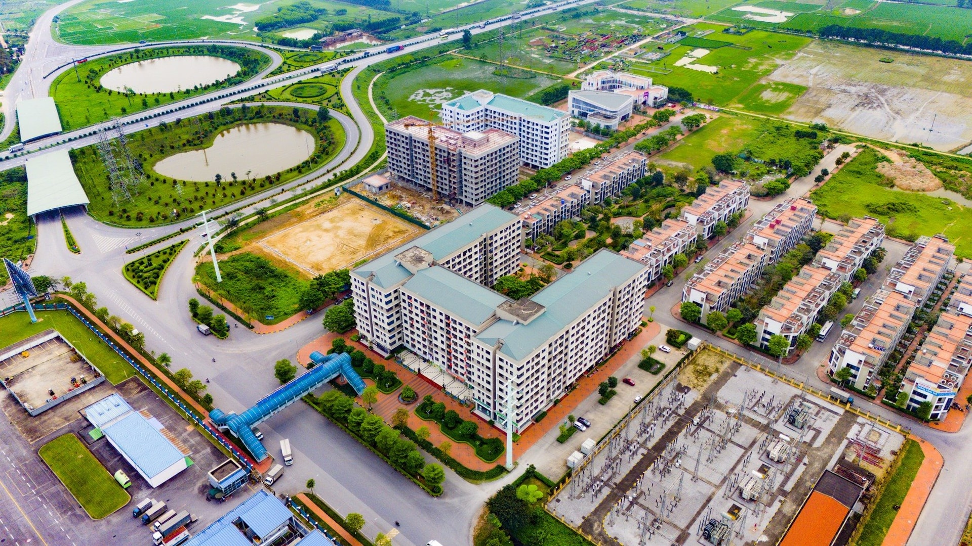 Công an cảnh báo: Mua nhà ở xã hội cần đặc biệt chú ý, tuyệt đối không giao dịch với người tự xưng có “suất nội bộ”, “suất ngoại giao” - Ảnh 1