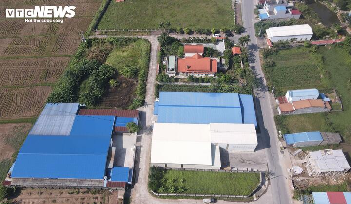 Xưởng giày trái phép 'mọc' giữa khu dân cư ở Hưng Yên: Vì sao chưa bị xử lý? - Ảnh 1