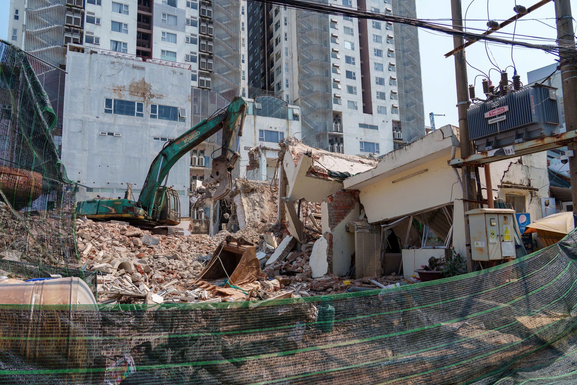 Công an vào cuộc vụ tháo dỡ công trình làm sập nhà dân ở trung tâm Đà Nẵng - Ảnh 1