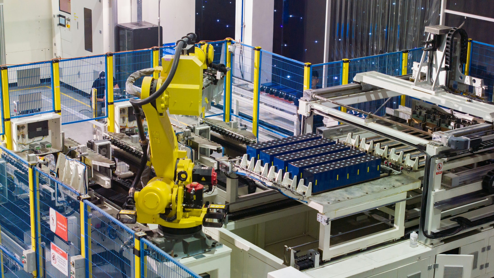 Hưng Yên có nhà máy pin lưu trữ năng lượng đạt chuẩn thế giới: Diện tích 1,2 hecta, do người Việt làm chủ - Ảnh 3