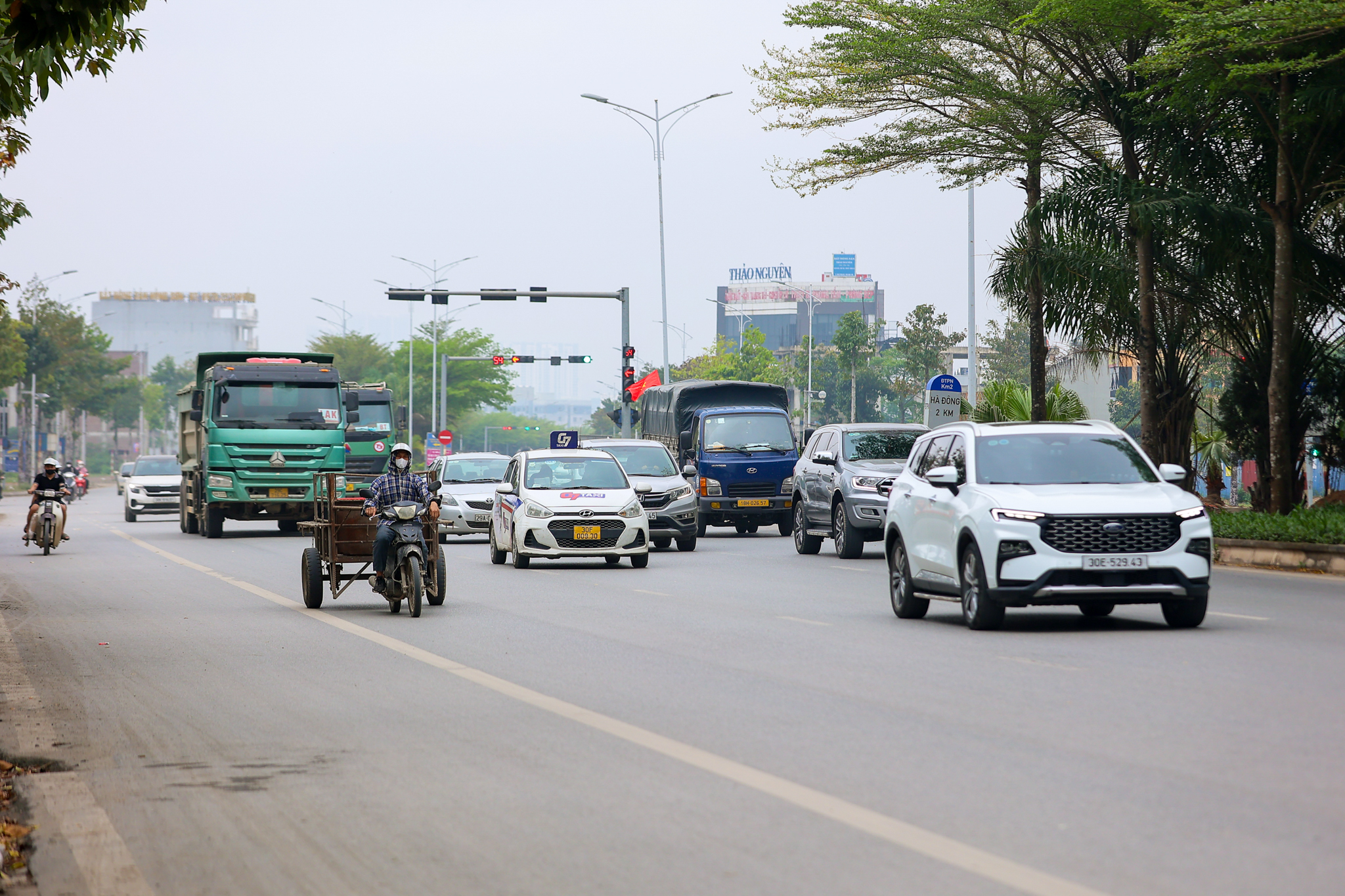 Toàn cảnh mạng lưới giao thông hàng trăm nghìn tỷ kết nối đại đô thị lớn nhất cả nước: Đường 90m, cao tốc 12 làn xe, ga rộng nhất của tuyến đường sắt 67 tỷ USD - Ảnh 11