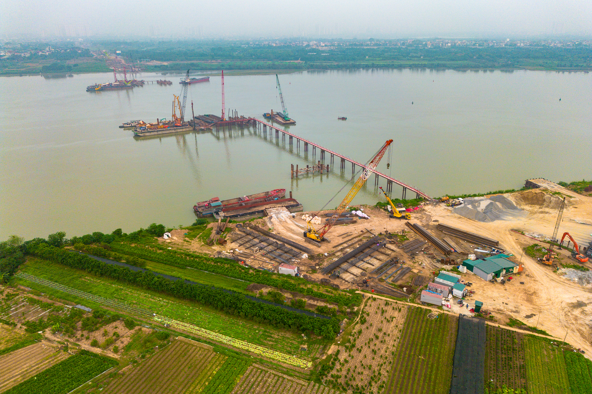 Đại công trường xây sân vận động lớn thứ hai Việt Nam: Lột xác sau 2 tháng, khán đài 60.000 chỗ dần lộ diện - Ảnh 11