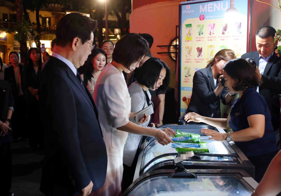 1 ngày nghỉ lễ đi theo lịch trình “đậm chất Hà Nội” của Tổng thống Hàn Quốc Lee Jae Myung và phu nhân - Ảnh 4