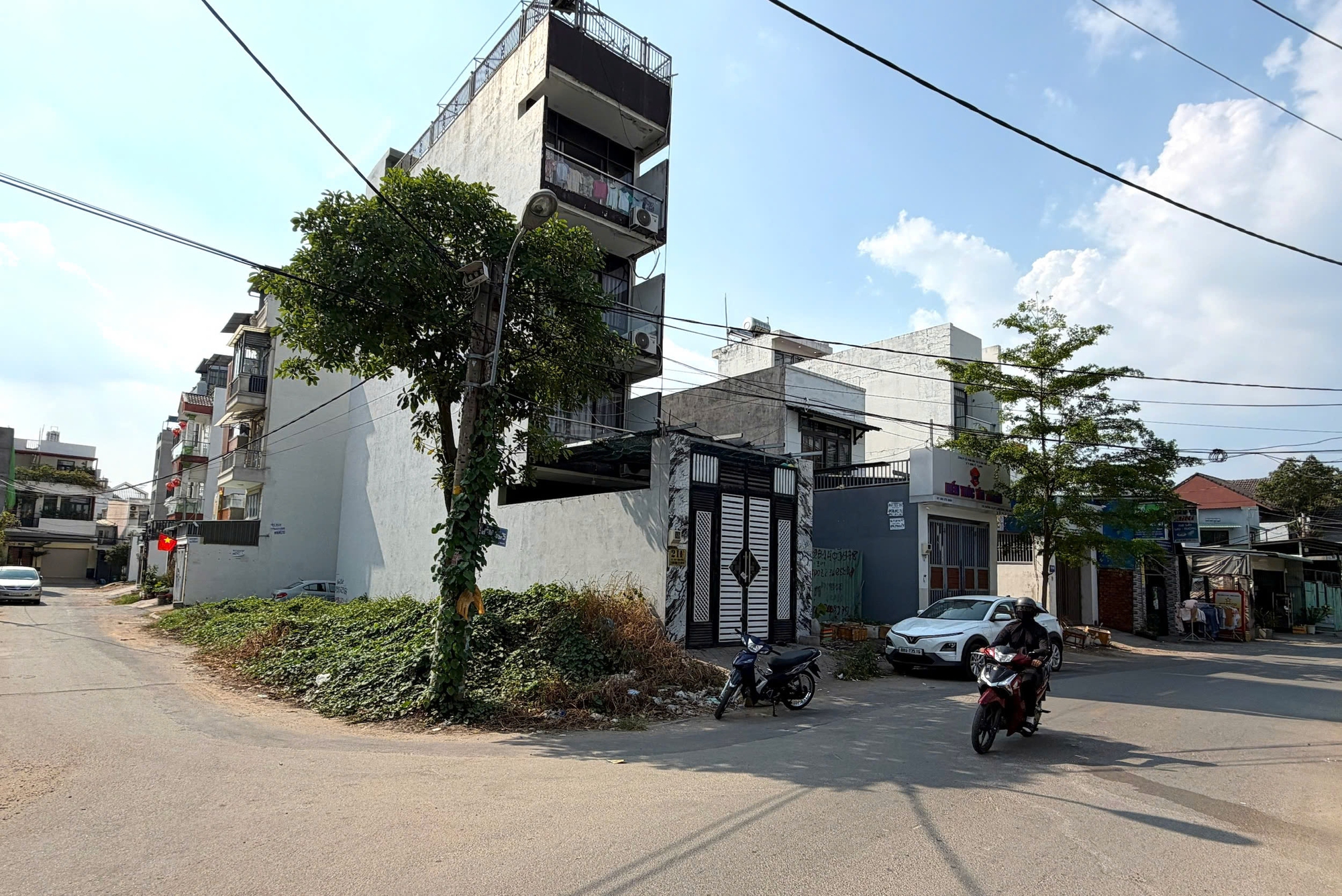 Trầy trật xây nhà, ngóng chờ quy chế mới - Ảnh 1