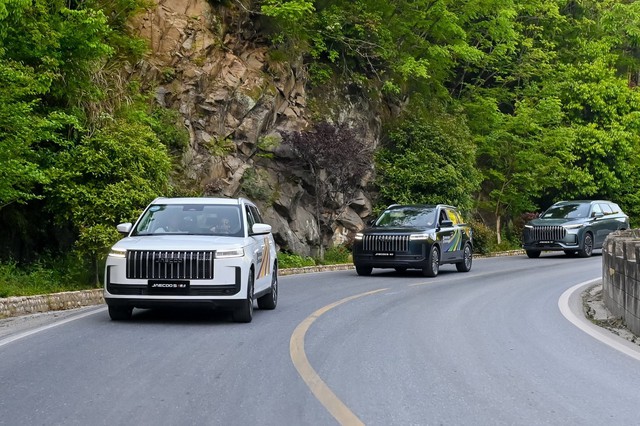 Chạy gần 1.000 km một bình xăng: một mẫu xe hybrid giúp đội Việt Nam vượt 8 quốc gia giành ngôi đầu thử thách quốc tế - Ảnh 1