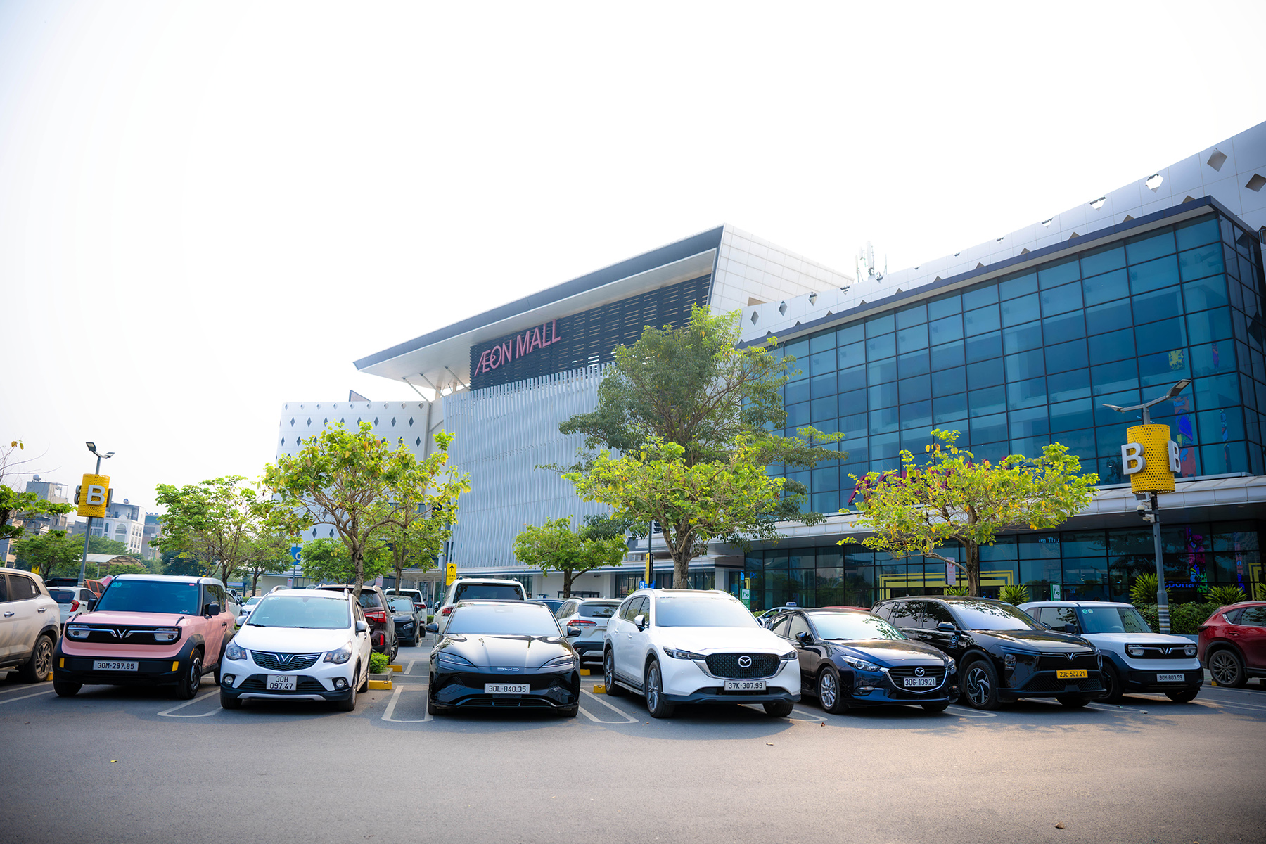 Hà Nội trong một khung hình: 50% là xe điện! - Ảnh 12