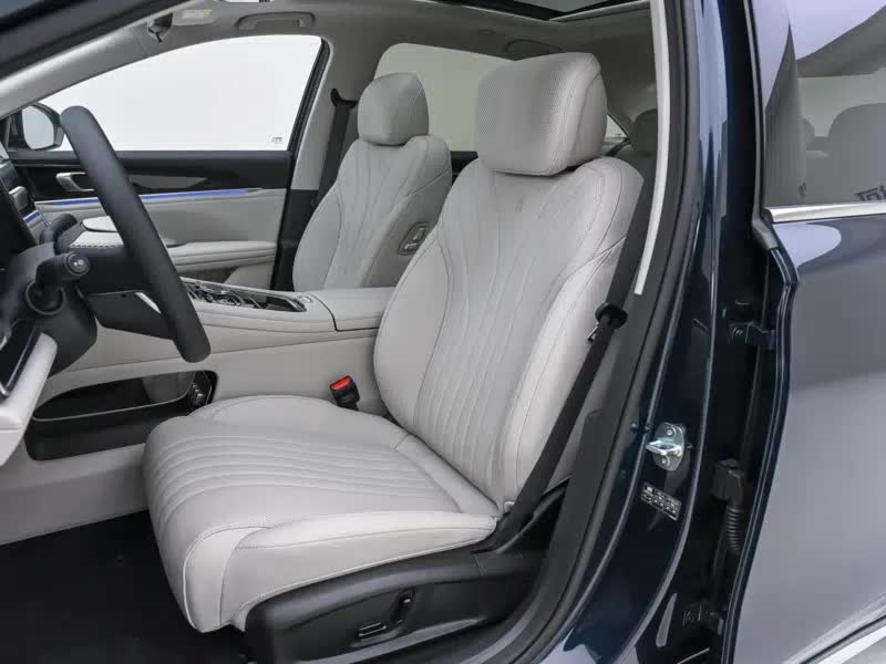 Hãng xe xây nhà máy ở Hưng Yên ra mắt sedan giá chưa tới 500 triệu đồng: ngang cỡ Toyota Camry, siêu tiết kiệm xăng - Ảnh 5