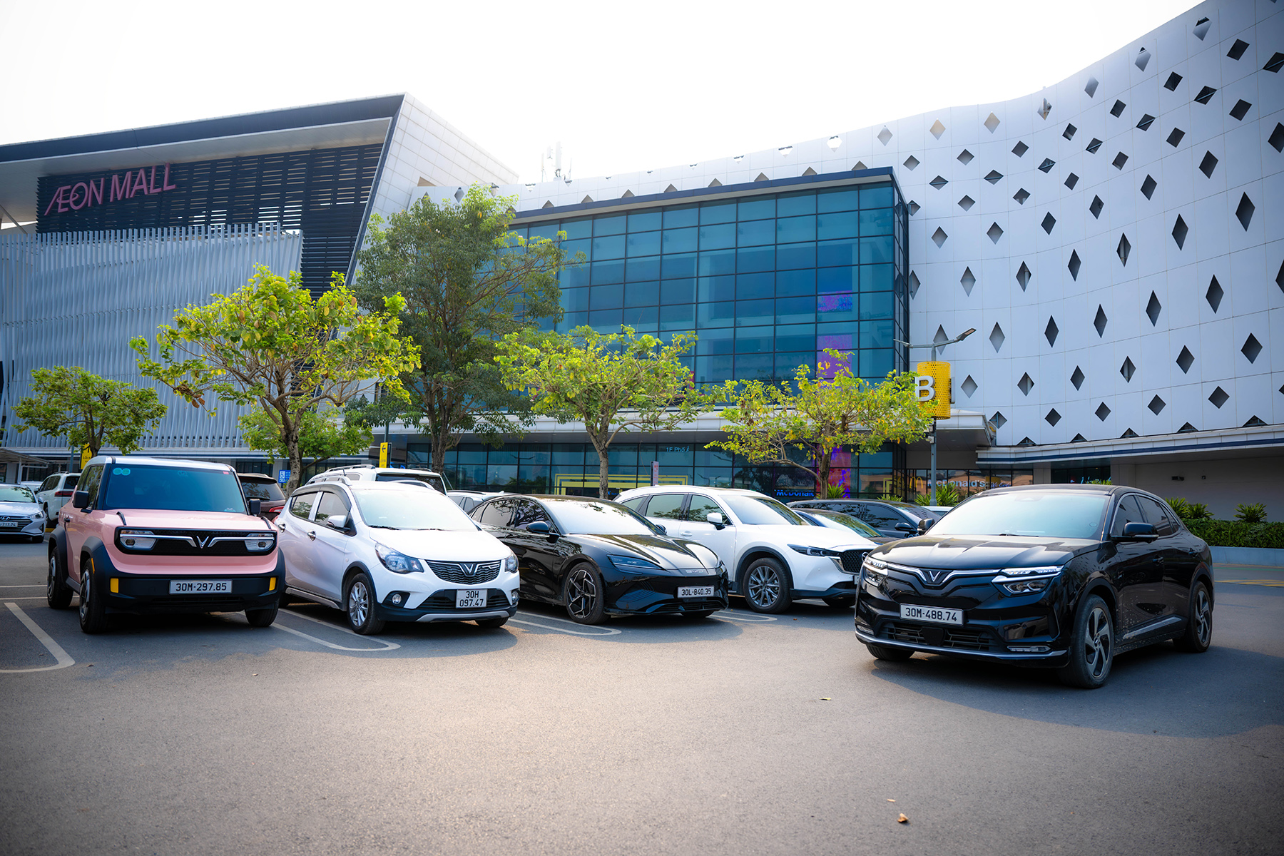 Hà Nội trong một khung hình: 50% là xe điện! - Ảnh 13