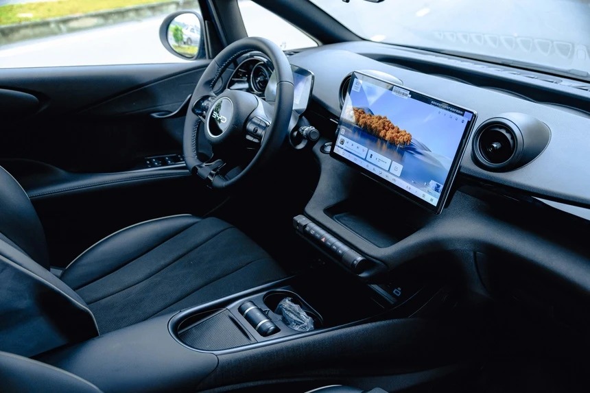 BYD vừa làm một việc lạ tại Việt Nam: Ra mắt bản nâng cấp của một mẫu EV, đi xa hơn nhưng giá rẻ hơn 100 triệu - Ảnh 4