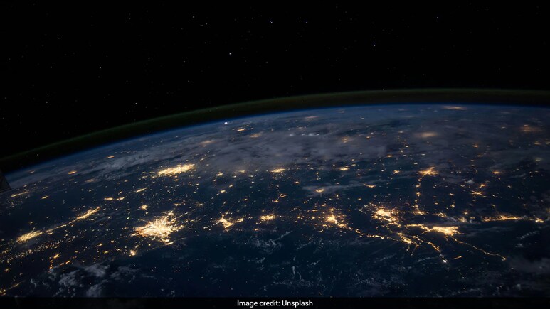 Nhà vật lý đoạt giải Nobel cảnh báo rủi ro tồn vong của nhân loại trong 35 năm tới: Xác suất 2% mỗi năm và phép tính đáng lo ngại - Ảnh 2