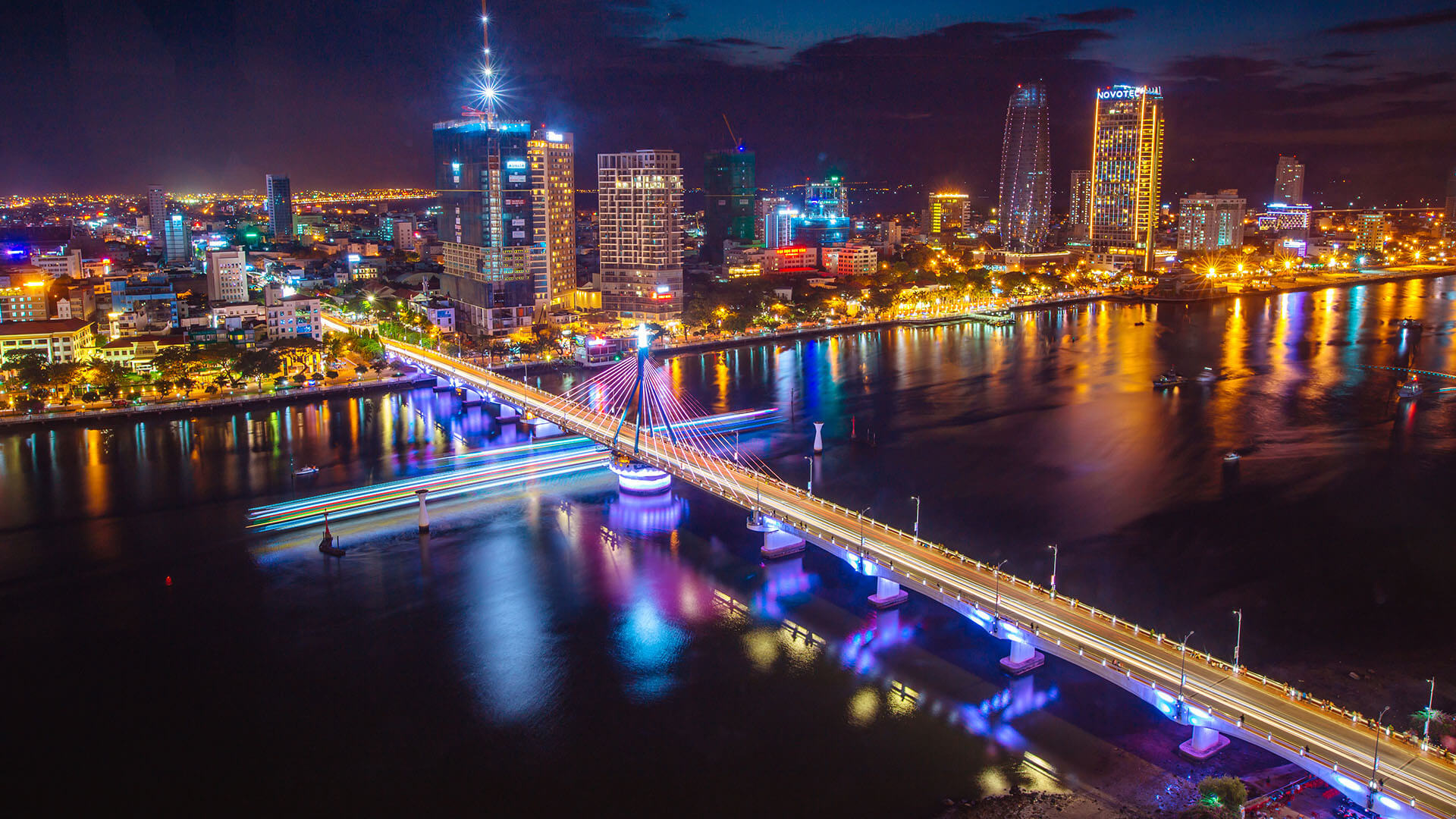 Kỹ sư Việt Nam lần đầu tiên thiết kế và thi công cầu dây văng có thể 'xoay 90 độ', thay thế các bến phà lâu đời - Ảnh 1