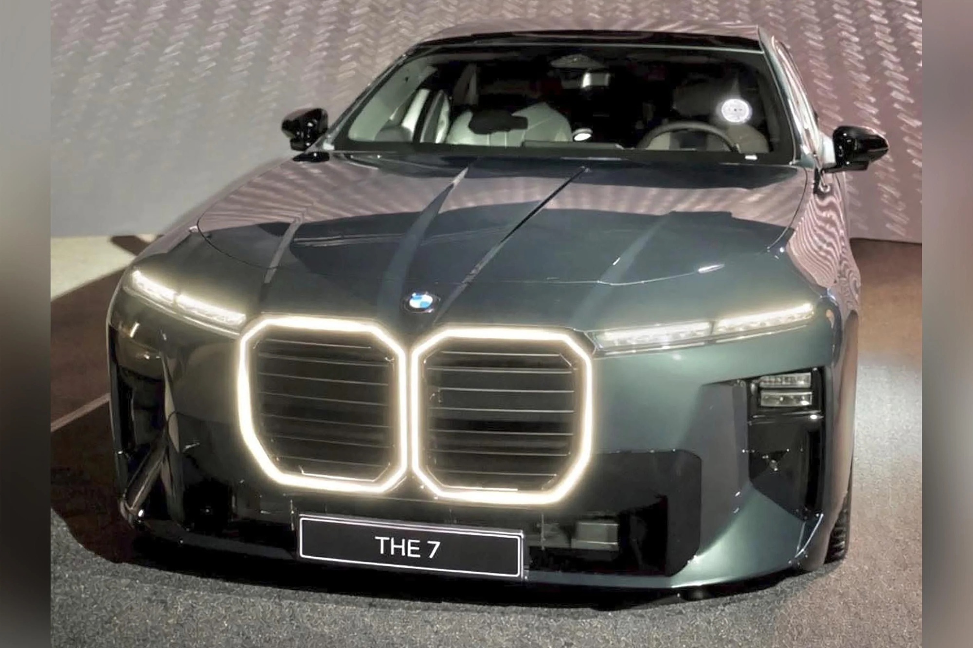 Tại triển lãm ngay sát Việt Nam này, các hãng nội địa đang nhắm giành khách của Porsche, Mercedes, BMW - Ảnh 2