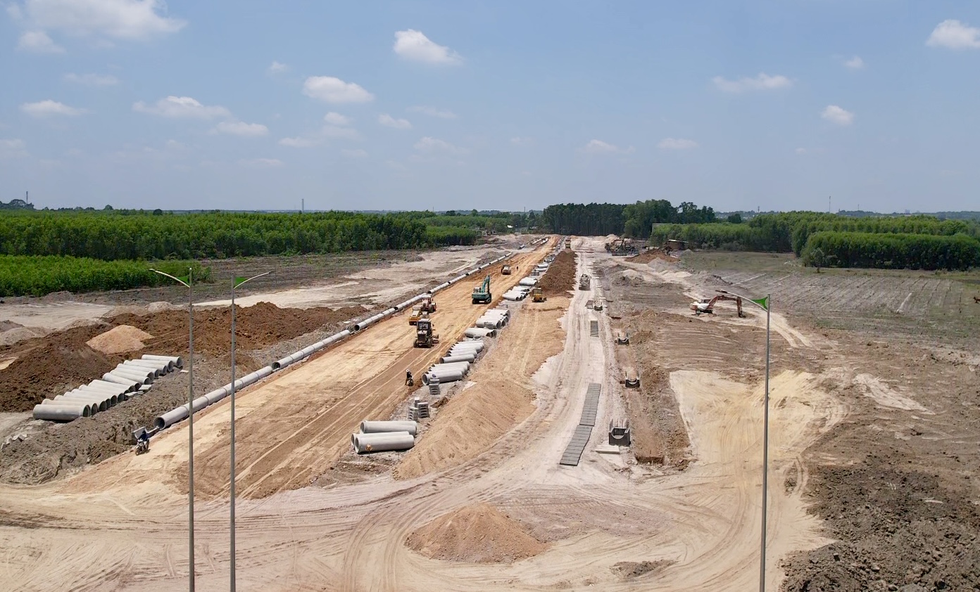 Các dự án giao thông kết nối sân bay Long Thành vừa nhận "tối hậu thư" - Ảnh 1