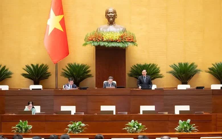 Ngày 10/4, Quốc hội thảo luận về giảm thuế xăng dầu và nhiên liệu bay - Ảnh 1