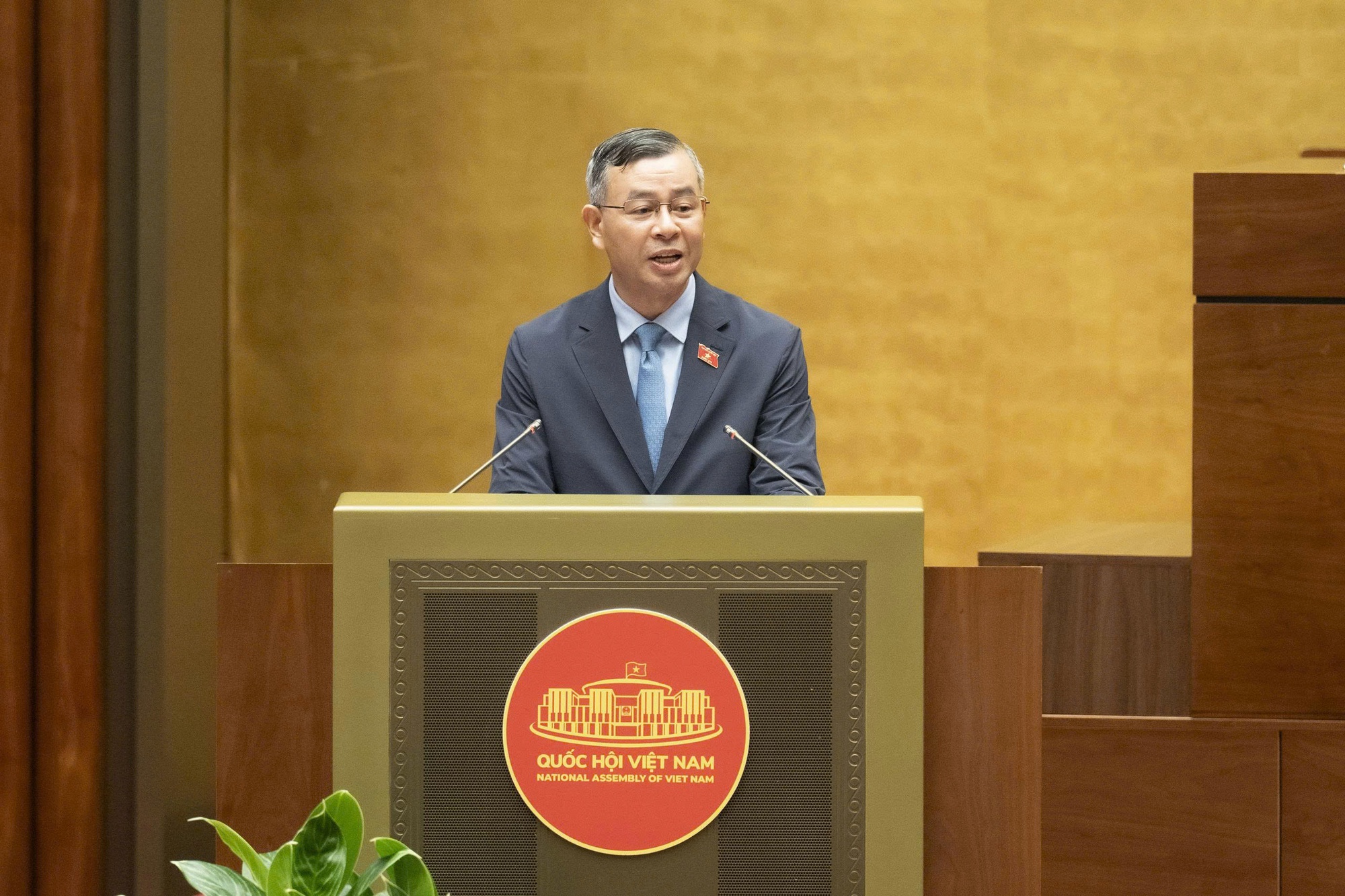 Khẩn trương hoàn thiện dự thảo Nghị quyết về thuế xăng dầu và nhiên liệu bay, trình Quốc hội thông qua vào sáng 12/4 - Ảnh 7