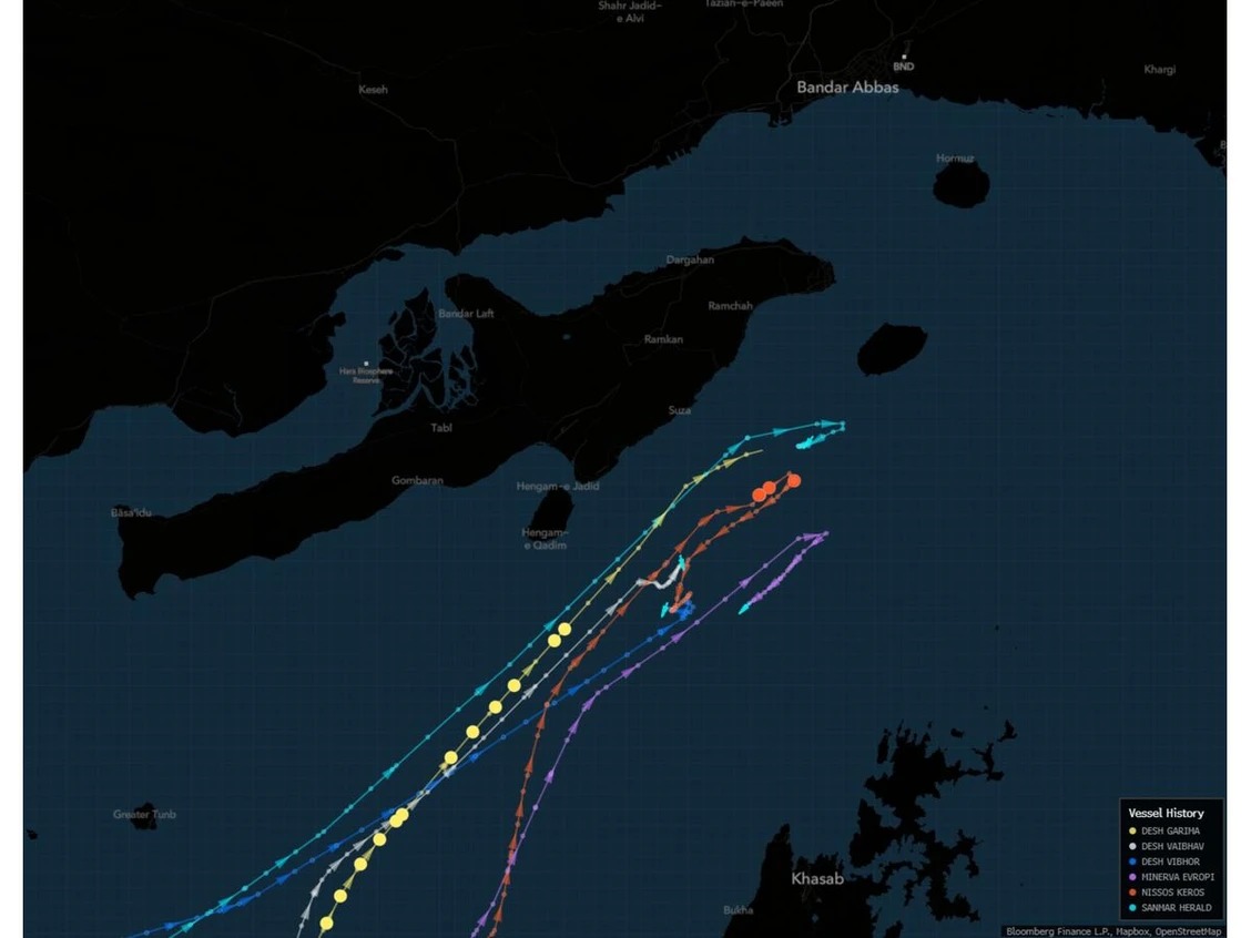 Nghe tin eo biển Hormuz 'đã thông', 6 tàu chở 8,3 triệu thùng dầu lập tức nhổ neo, đến giữa đường bất ngờ phải quay đầu – chuyện gì đang xảy ra? - Ảnh 2