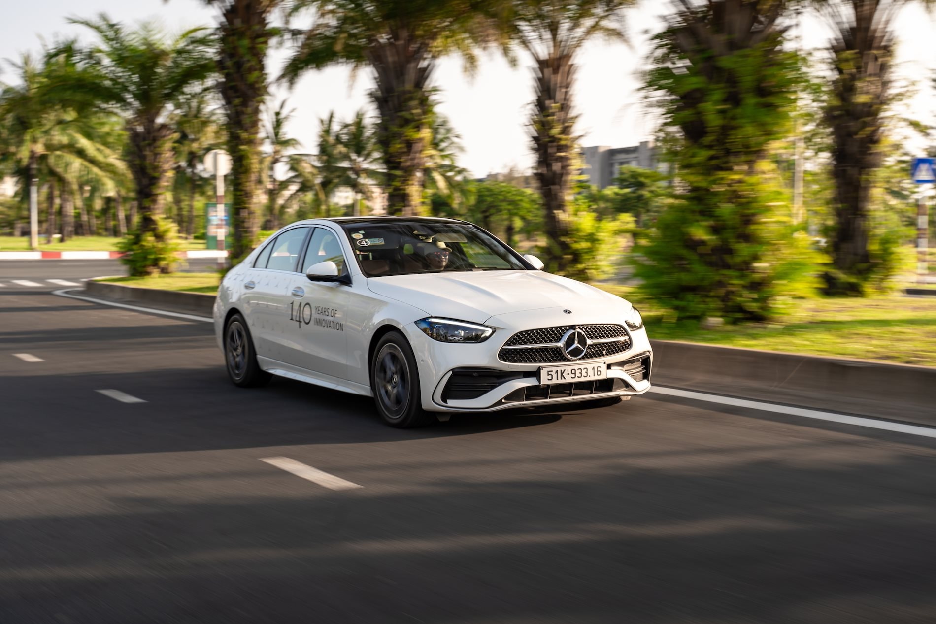 Cầm lái Mercedes-Benz E300 2025: Khi sedan hạng sang quay về đúng bản chất 'đi để tận hưởng' - Ảnh 5