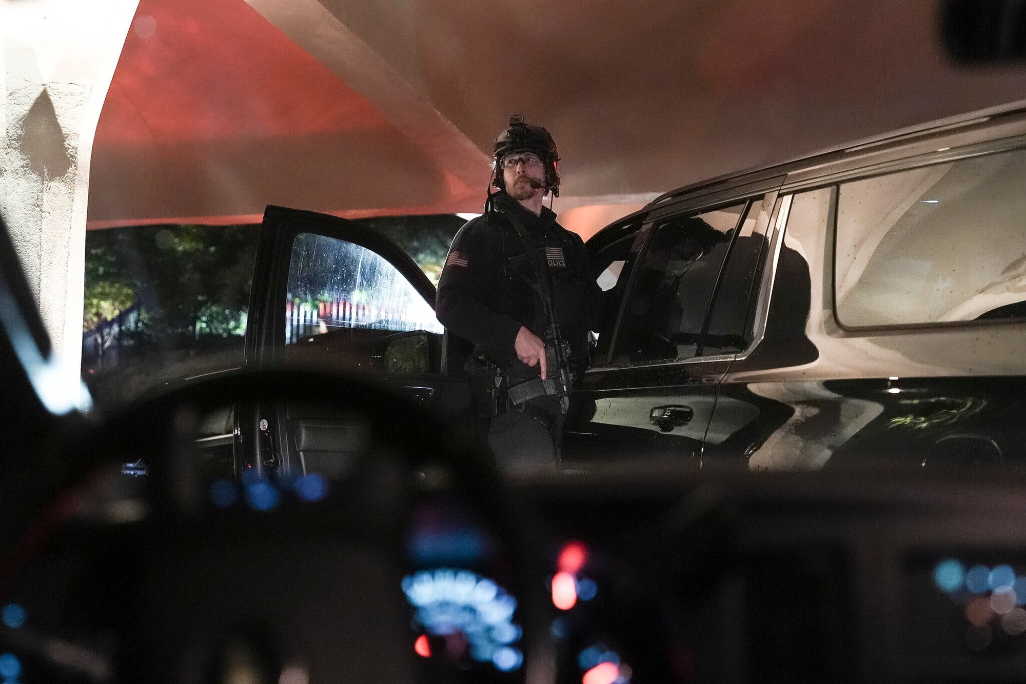 Ông Trump họp báo sau vụ nổ súng: "Tổng thống là một nghề nguy hiểm"; tiết lộ đầu tiên về nghi phạm - Ảnh 2