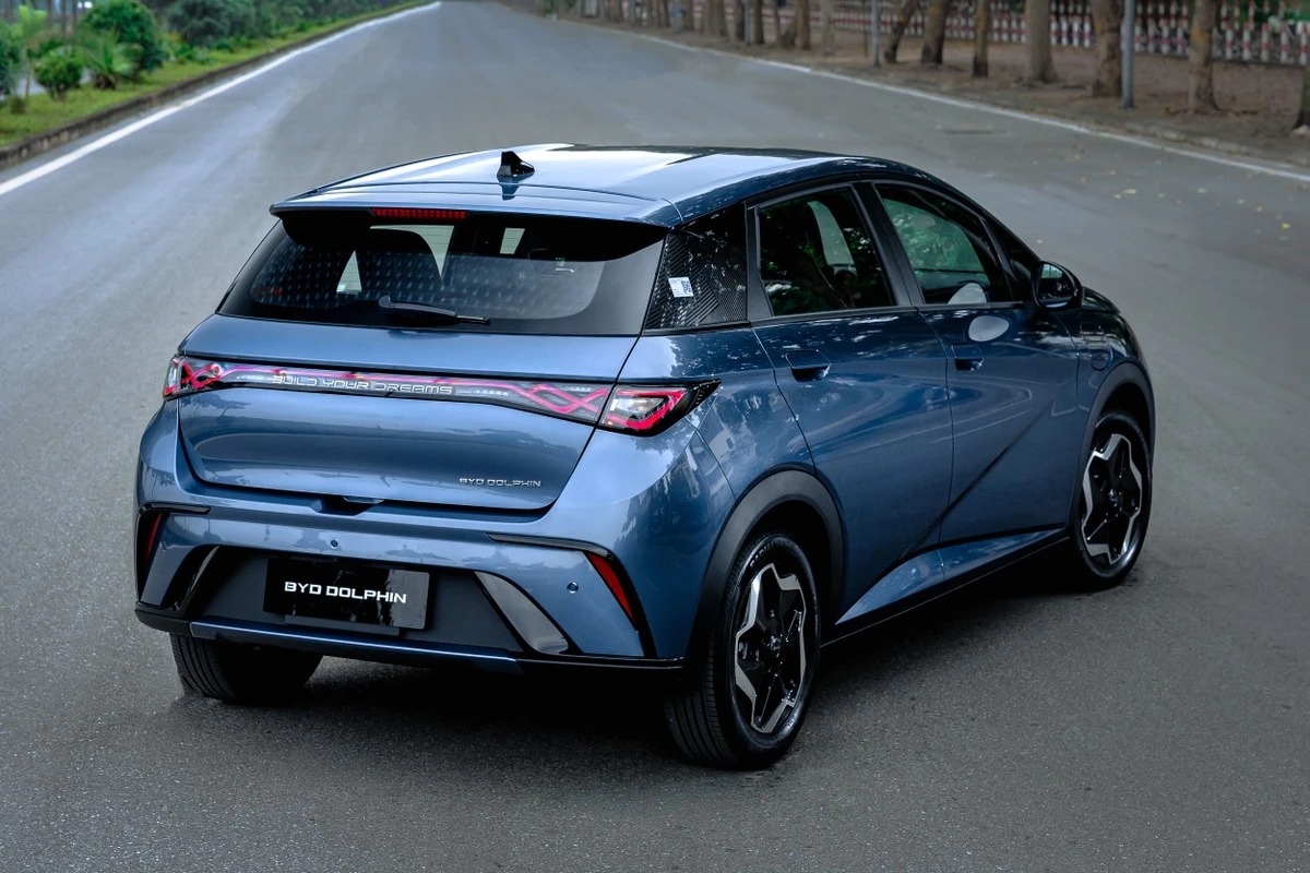 BYD vừa làm một việc lạ tại Việt Nam: Ra mắt bản nâng cấp của một mẫu EV, đi xa hơn nhưng giá rẻ hơn 100 triệu - Ảnh 3