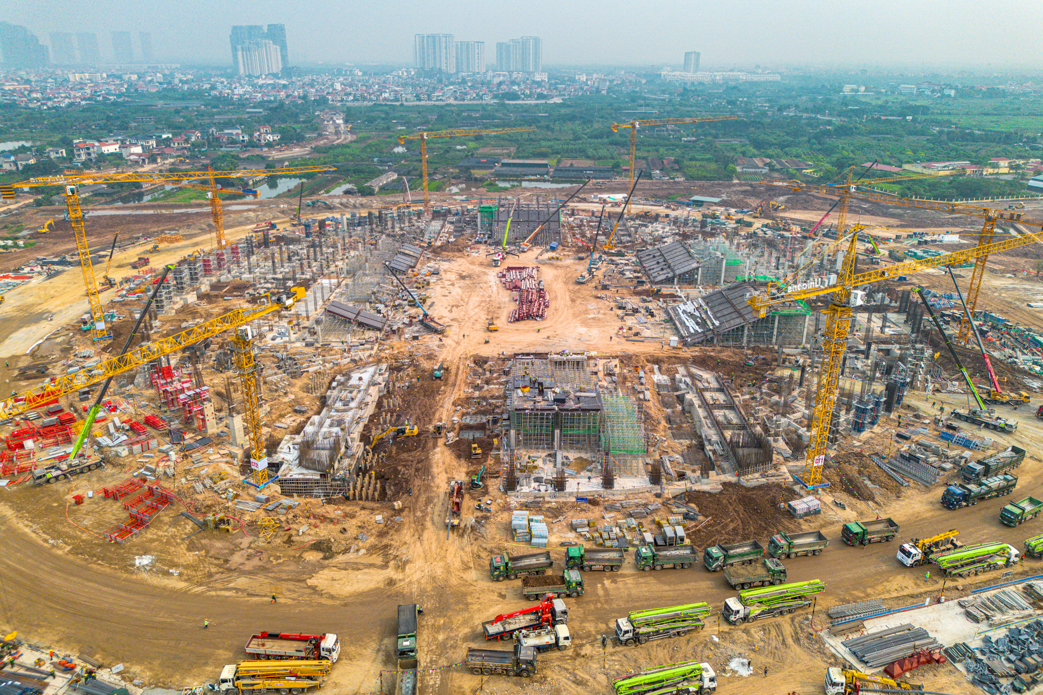 Đại công trường xây sân vận động lớn thứ hai Việt Nam: Lột xác sau 2 tháng, khán đài 60.000 chỗ dần lộ diện - Ảnh 3