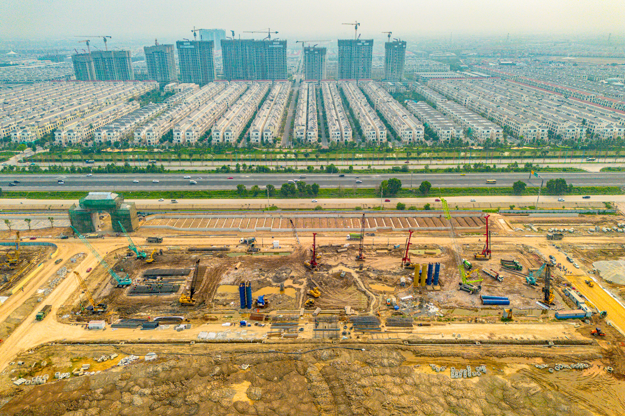Cận cảnh dự án nằm giữa ba đại đô thị hơn 10 tỷ USD, hưởng lợi từ Vành đai 4 và cầu vượt sông Hồng - Ảnh 3