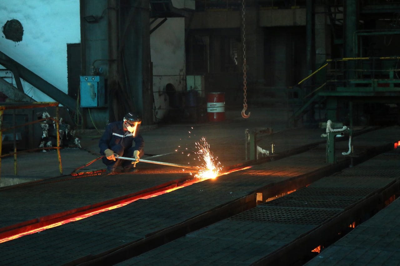 Hơn 1.000 công nhân trở lại nhà máy thép 6.000 tỷ, hồi sinh cuộc khai thác một trong những mỏ quặng sắt lớn nhất Việt Nam - Ảnh 3