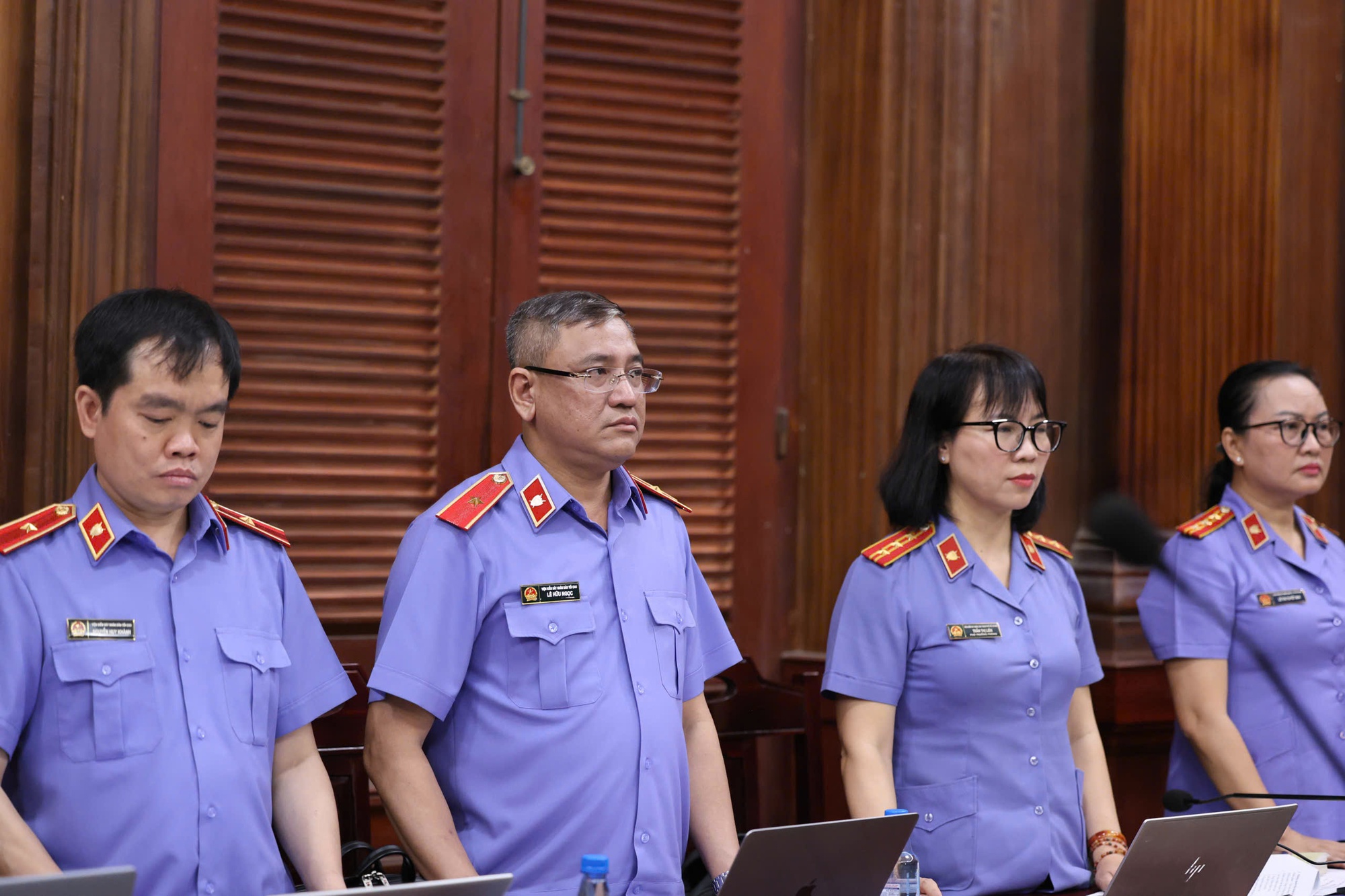 Bắt đầu xét xử 22 bị cáo "phù phép" khu đất 39-39B Bến Vân Đồn - Ảnh 3