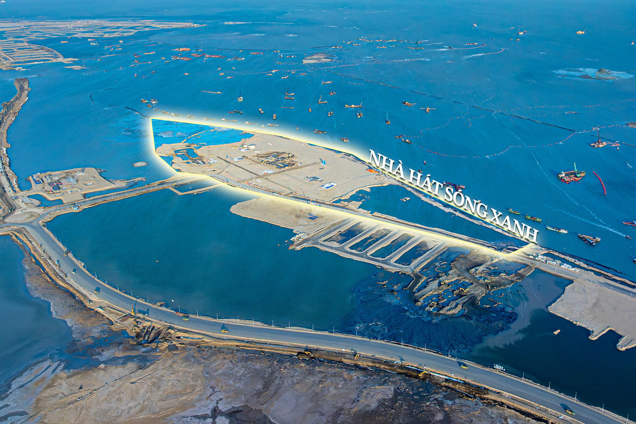 Đại đô thị 10 tỷ USD của tỷ phú Phạm Nhật Vượng dần lộ diện: Hàng nghìn xe chạy cả ngày lẫn đêm, nhà hát 5.000 chỗ bắt đầu xây dựng - Ảnh 4