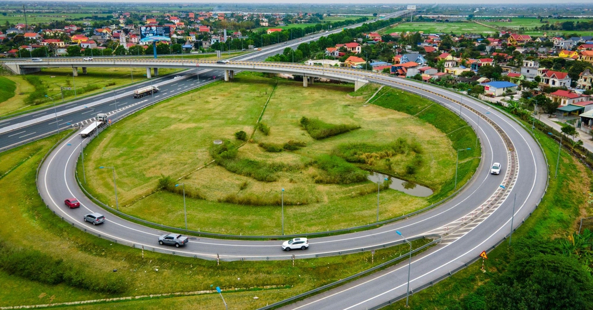 Không phải đất cứ gần sân bay, metro, cao tốc là tăng giá: Chuyên gia chỉ thẳng yếu tố bất ngờ