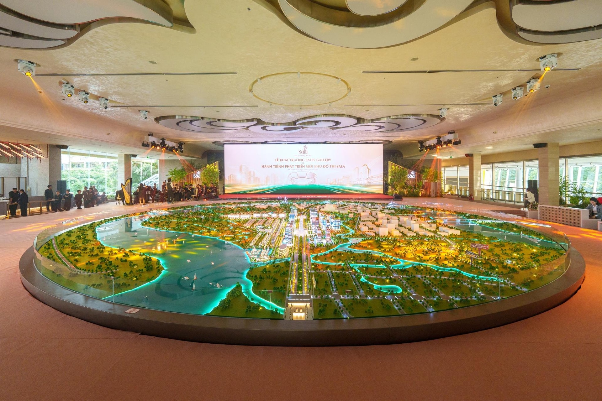 Sau 8 năm, THACO của tỷ phú Trần Bá Dương làm một điều đặc biệt tại KĐT Sala - Ảnh 2