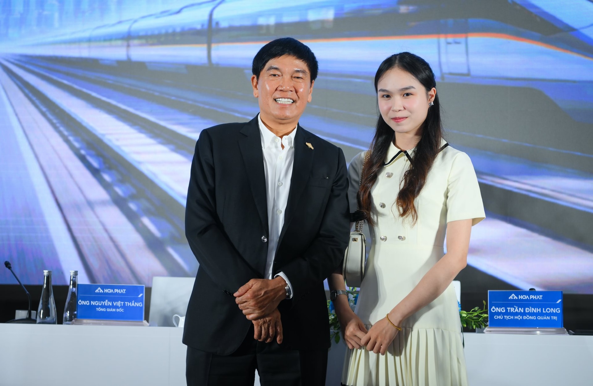 Cổ đông Hòa Phát: Người tích 100.000 cổ phiếu cho trẻ sơ sinh làm học phí, người chờ bán giá 33.000 đồng - Ảnh 4