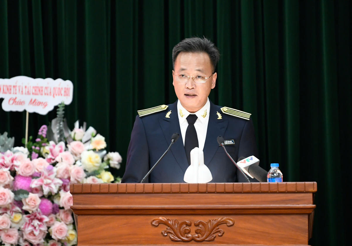 Chủ tịch Quốc hội trao Nghị quyết của Quốc hội cho Tổng Kiểm toán Nhà nước - Ảnh 2