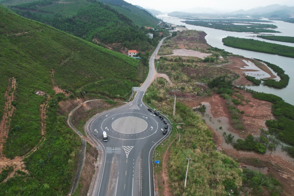 Quảng Ninh gỡ 'điểm nghẽn' về đất đai cho loạt dự án trọng điểm - Ảnh 2
