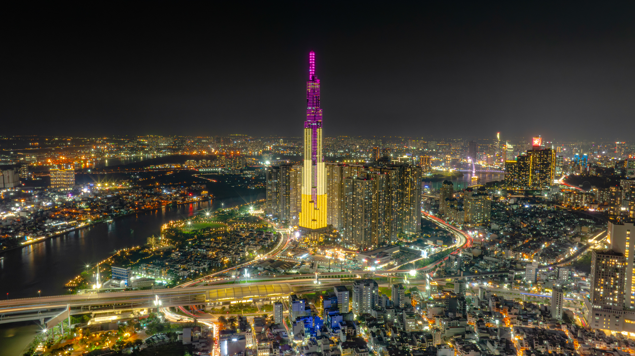 Số phận trái ngược của 5 toà nhà cao nhất TP.HCM: Nơi là máy in tiền, nơi là ám ảnh nợ xấu - Ảnh 3