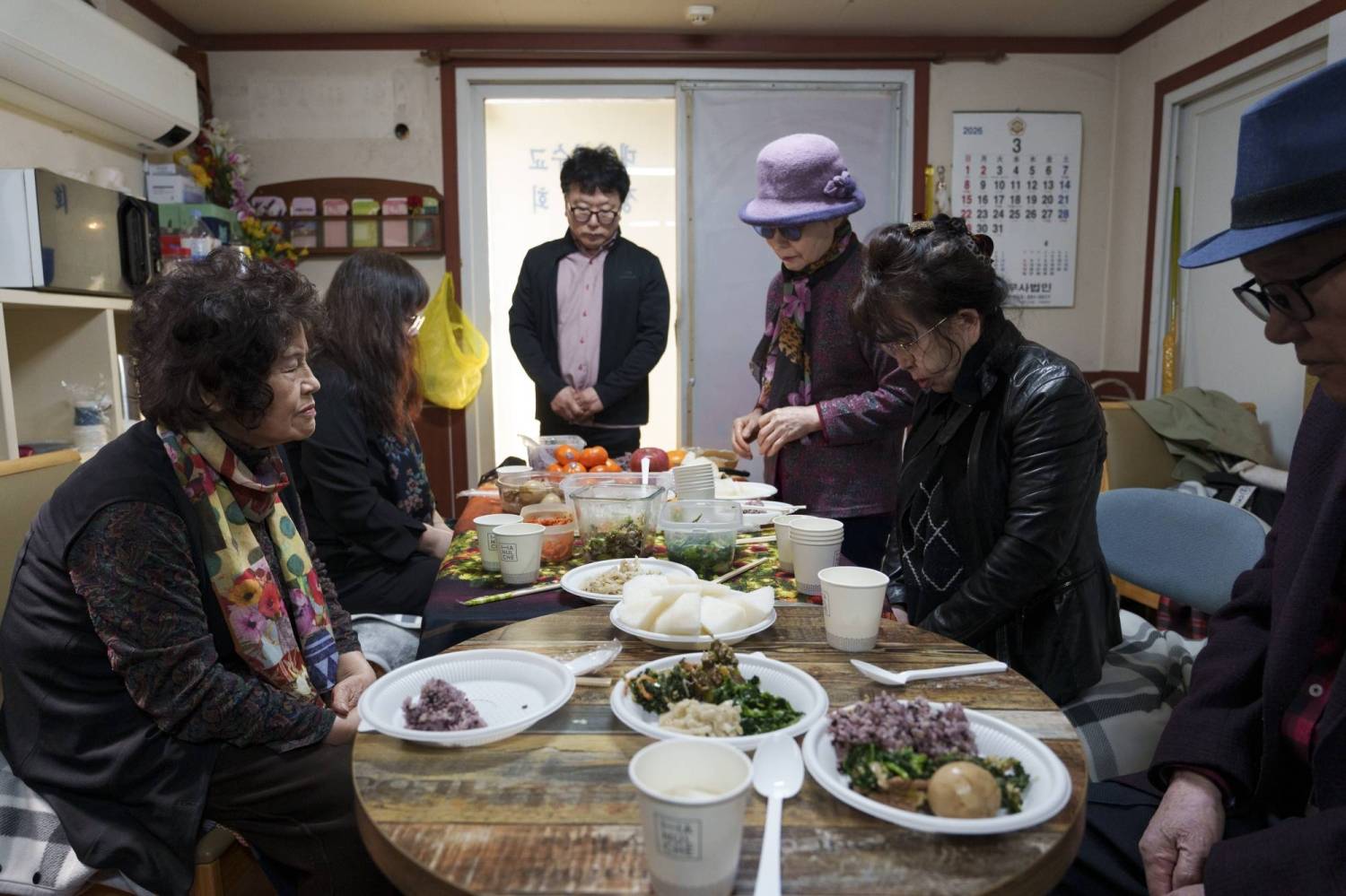 Những kiếp người “ký sinh” trong khu nhà giàu Gangnam (Seoul): Phía sau sự hào nhoáng của giới siêu giàu Hàn Quốc - Ảnh 4