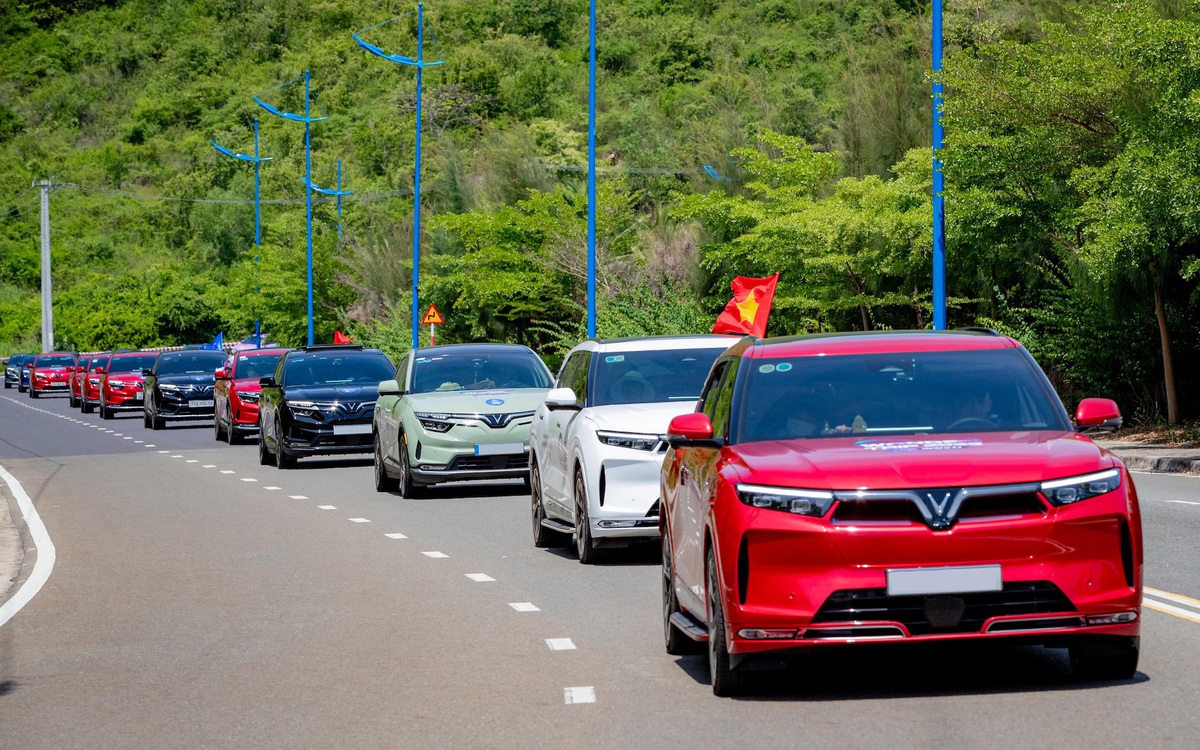 Lập kỷ lục có 6/10 xe bán chạy nhất Việt Nam, VinFast đang làm ăn ra sao tại nước ngoài?