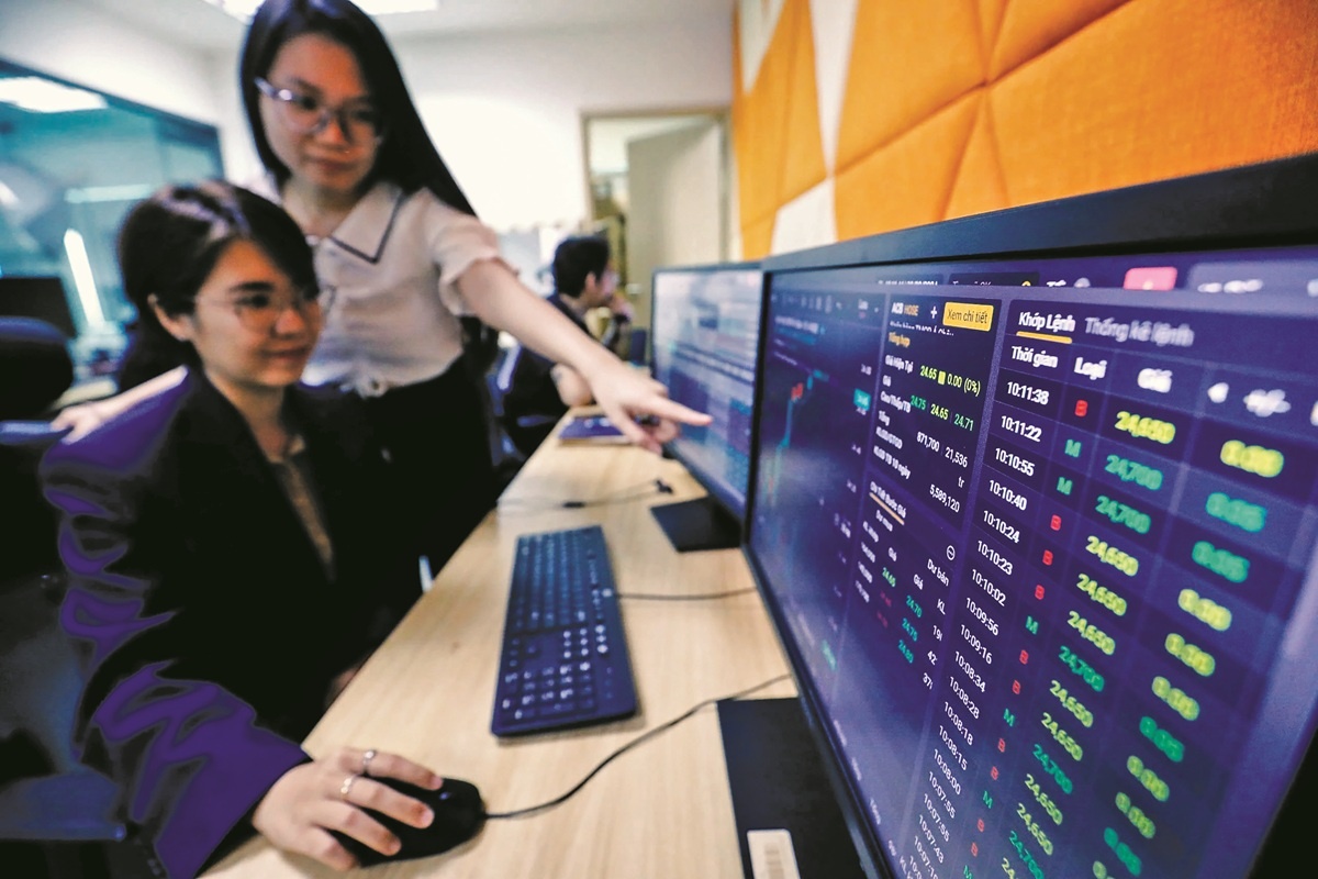 Ngân hàng dịch chuyển sang mô hình đa dịch vụ - Ảnh 1