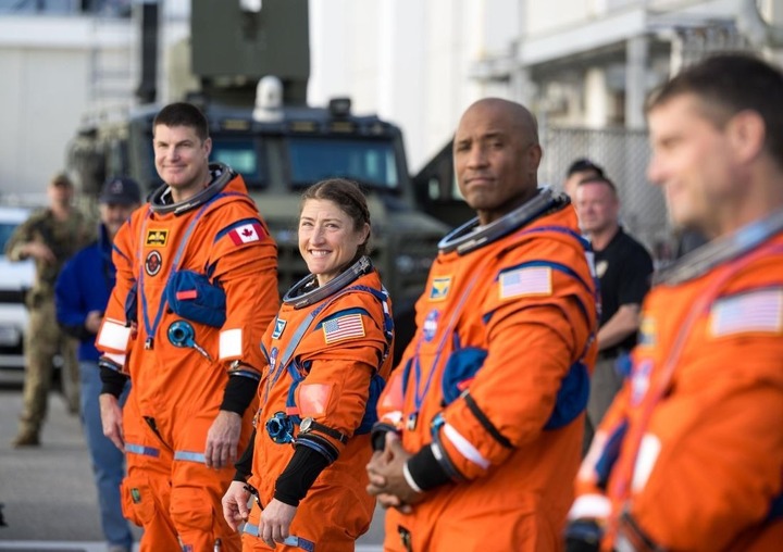 Kỷ lục 328 ngày trong vũ trụ của nữ phi hành gia Artemis II - Ảnh 4