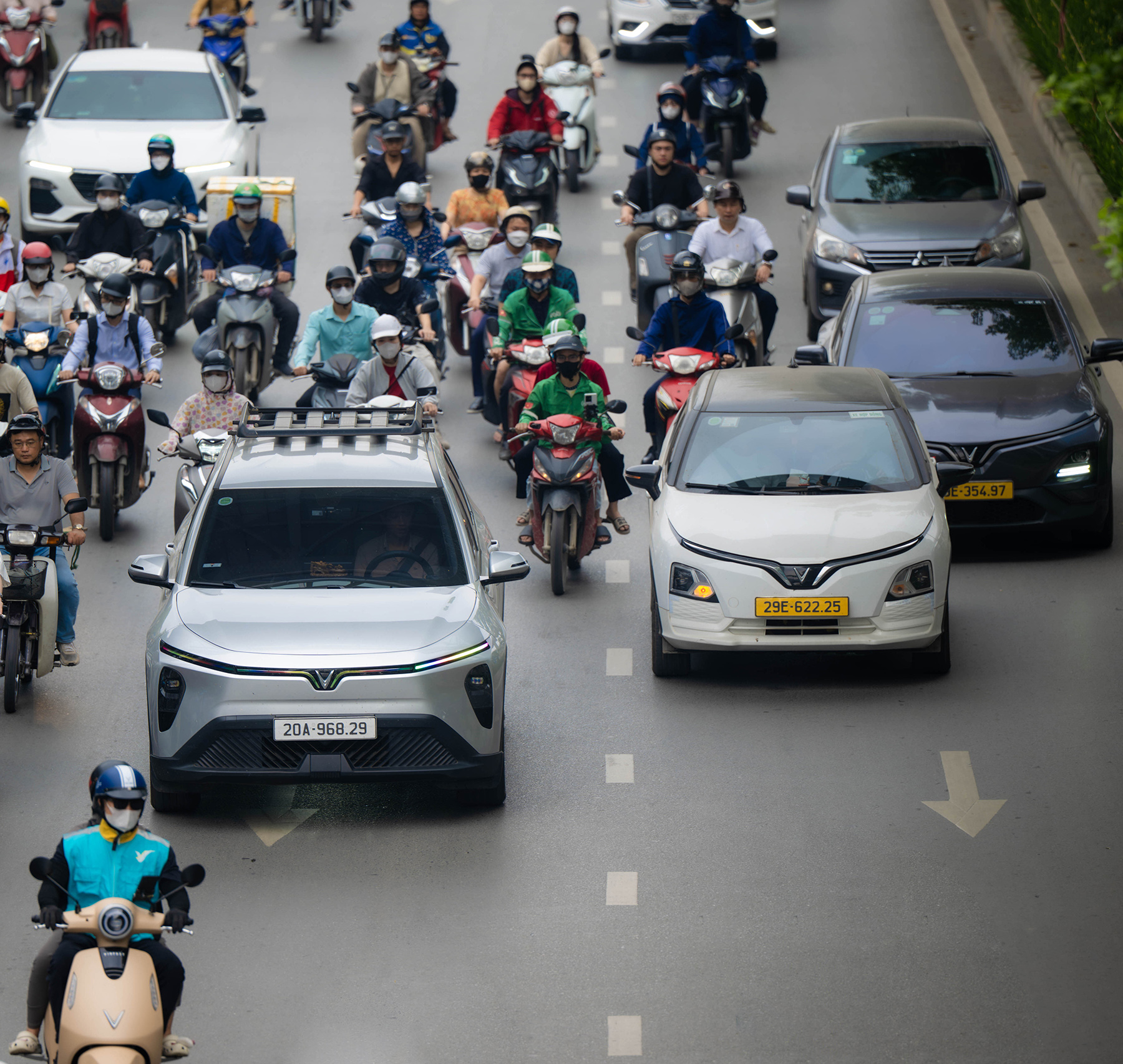 Hà Nội trong một khung hình: 50% là xe điện! - Ảnh 4