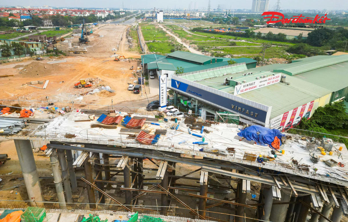 Nút giao 2.400 tỷ đồng trên Đại lộ Thăng Long dần hiện rõ hình hài - Ảnh 11