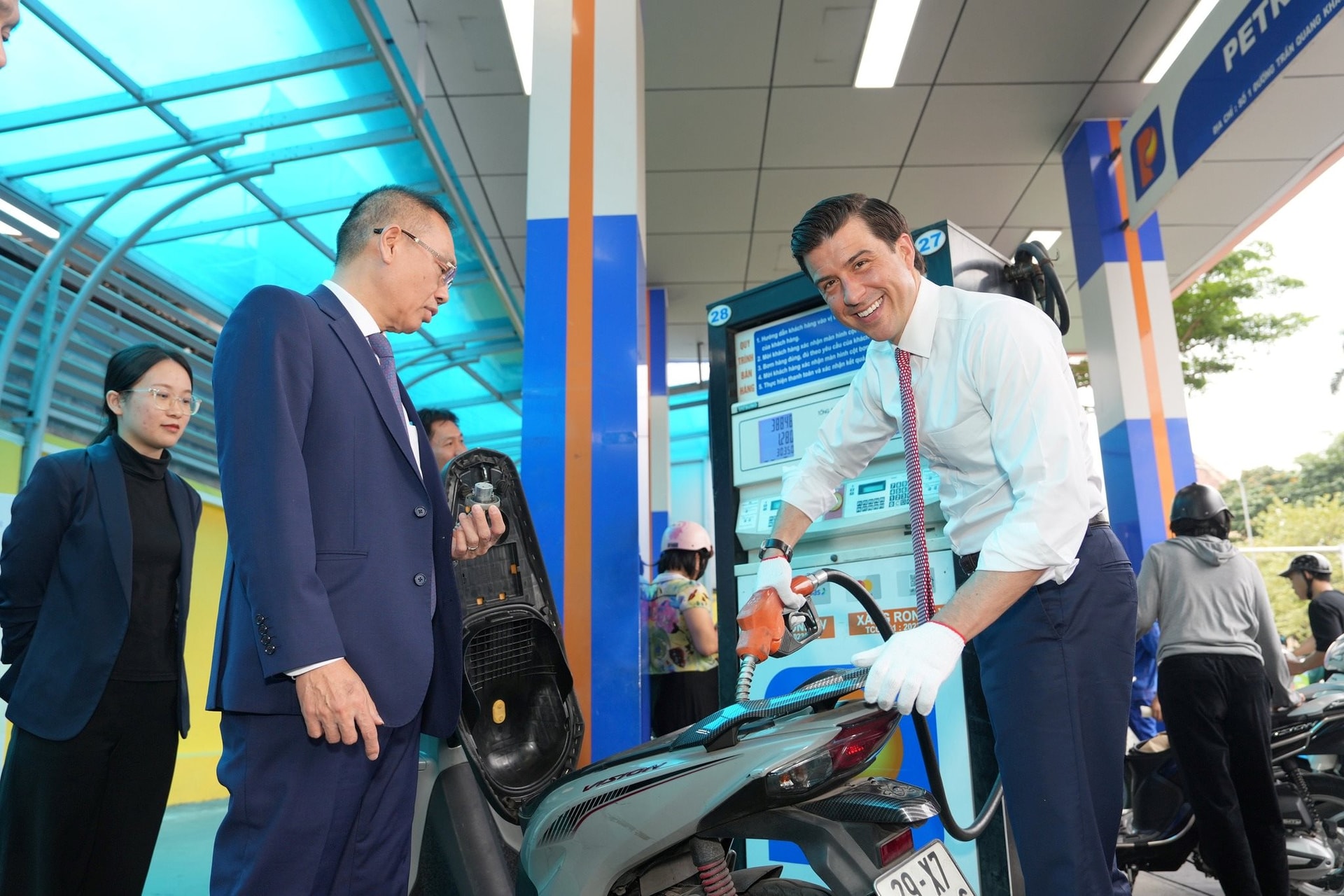 Phó Chủ tịch Hội đồng Ngũ cốc Mỹ sang Việt Nam chào hàng một loại "vàng lỏng" - Ảnh 1