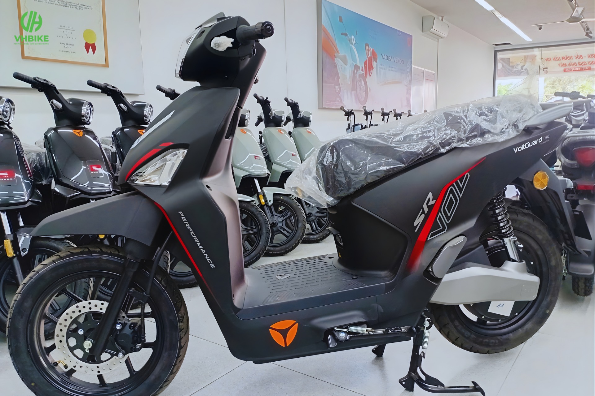 Ra mắt xe máy điện đi gần 300 km một lần sạc, giá 39 triệu đồng - Ảnh 1