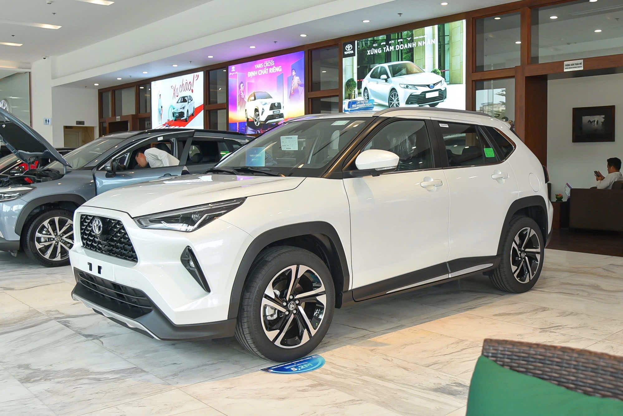 Doanh số Toyota Yaris Cross tăng vọt gần 4 lần, lật đổ vị thế của Hyundai Creta, tham vọng quay lại top xe bán chạy - Ảnh 1