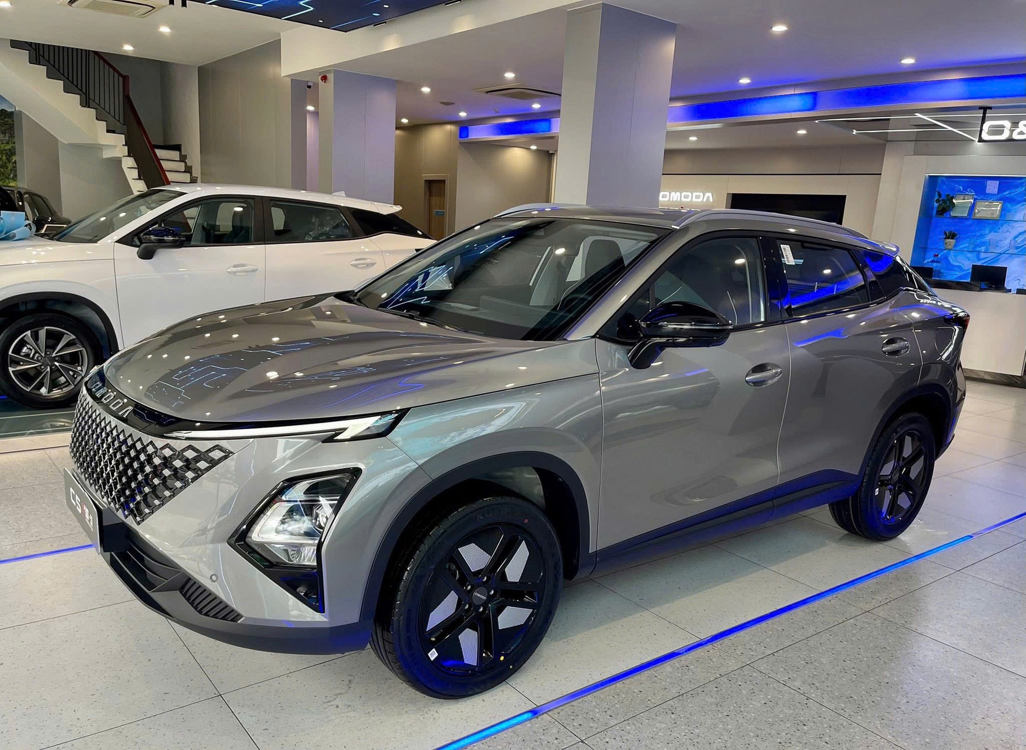 ‘Tất tay’ giành thị phần: Jaecoo J7 giảm thẳng 70 triệu đồng, quyết đấu xe Nhật bằng gói nuôi xe miễn phí gần một thập kỷ - Ảnh 3