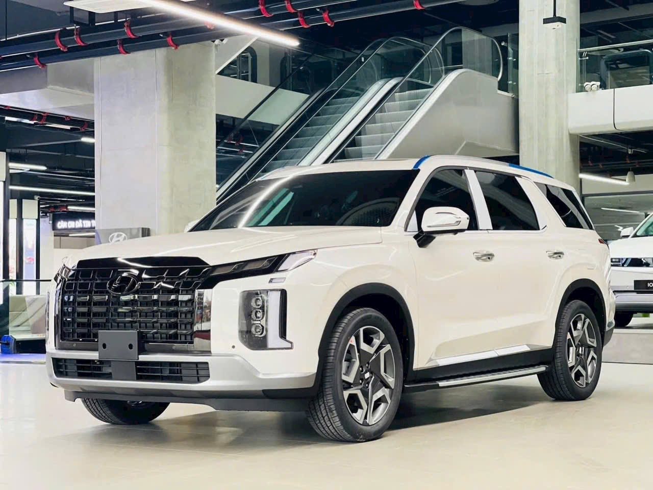Hyundai Palisade giảm giá niêm yết tới 170 triệu đồng: Bản ‘base’ chỉ còn 1,299 tỷ đồng, rẻ hơn cả Santa Fe tầm trung - Ảnh 1